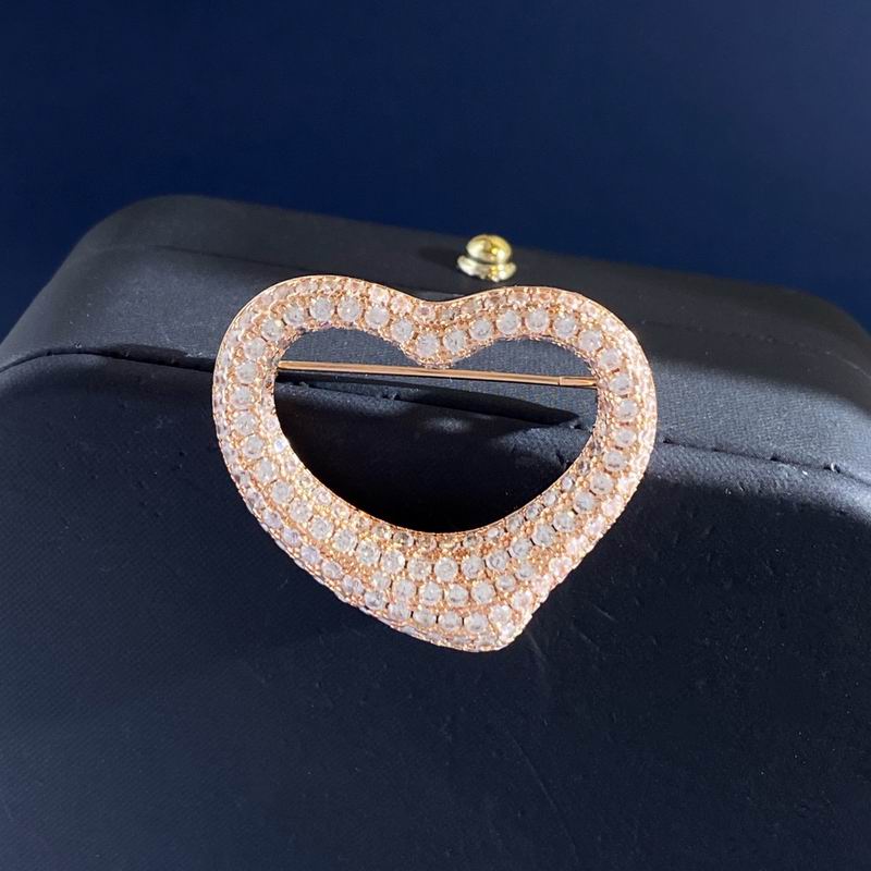 26 Tiffany Brooch 0416
